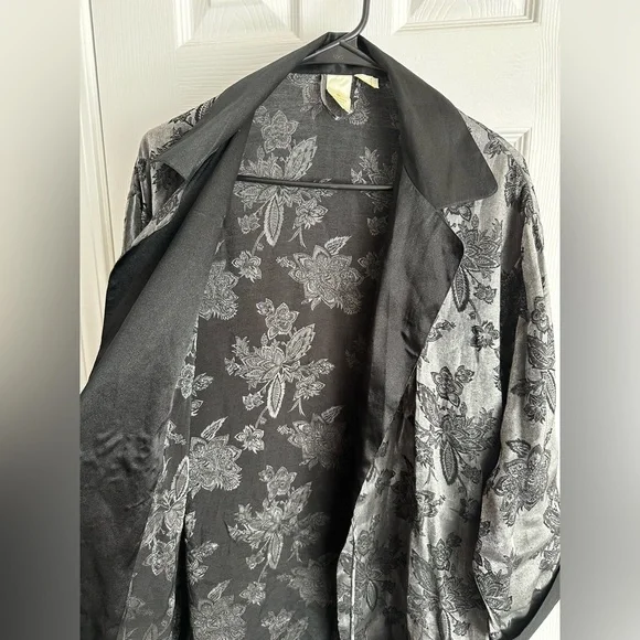 Vintage Victoria’s Secret VS Gold Label Black Floral Kimono Long Robe Velvet 90s - Picture 4 of 9